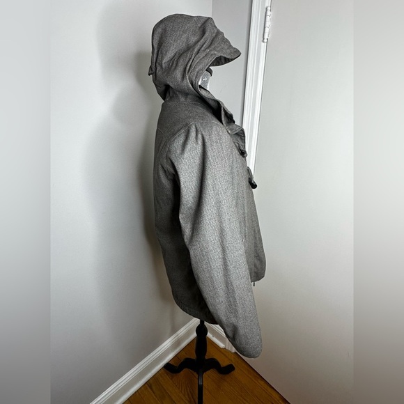 Cabela’s  Women’s Sherpa Lined Grey Hooded Parka. Full Zip. Horn Toggle. - Picture 4 of 14